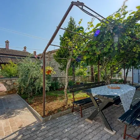 Dvi Ladonje Vikendica Tar-Vabriga