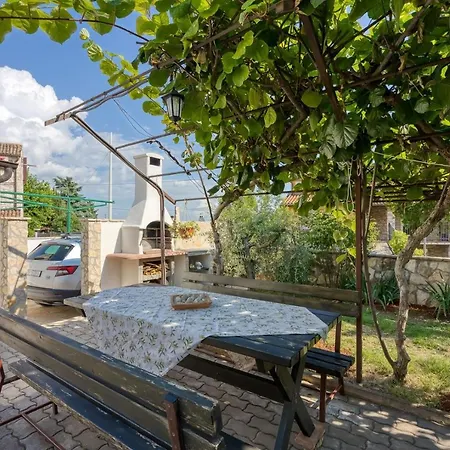 Vikendica Dvi Ladonje *