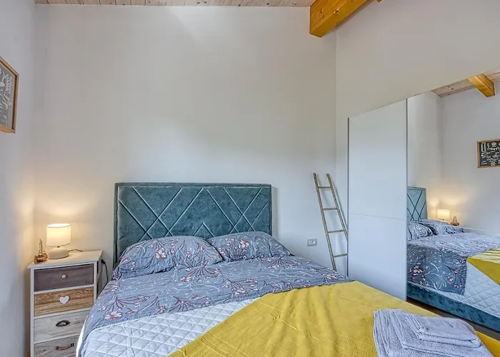 Dvi Ladonje Vikendica *