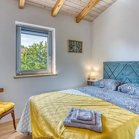 Σπίτι διακοπών Dvi Ladonje *