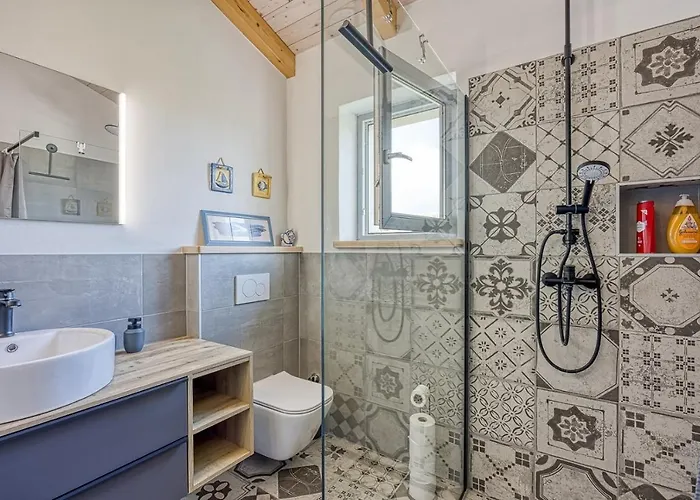 펜션 Dvi Ladonje *